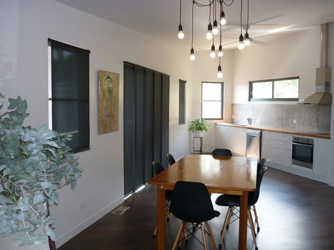 Saje\'s House & Pod - Hotel NSW 3