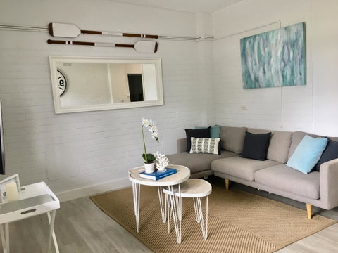 The Wheelhouse - 2BR Waterfront Apt In Town - Hotel NSW 2