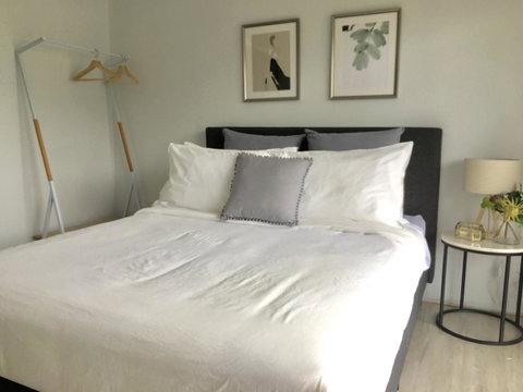 The Wheelhouse - 2BR Waterfront Apt In Town - Hotel NSW 7
