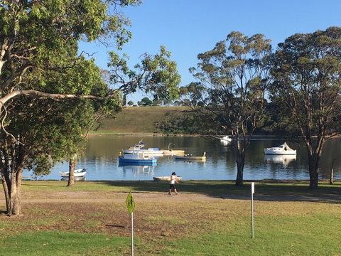 The Wheelhouse - 2BR Waterfront Apt In Town - Hotel NSW 20