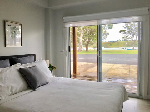 The Wheelhouse - 2BR Waterfront Apt In Town - Hotel NSW 3
