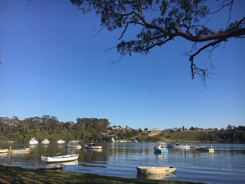 The Wheelhouse - 2BR Waterfront Apt In Town - Hotel NSW 21