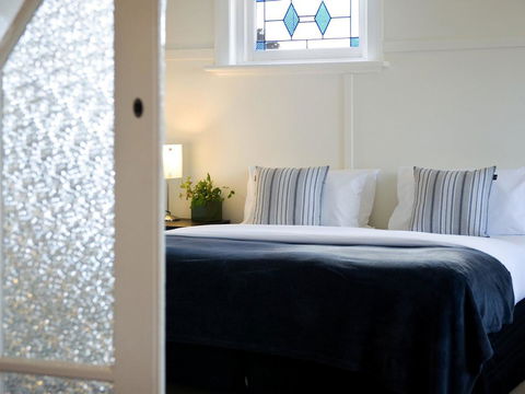 Churchills - Hotel NSW 13