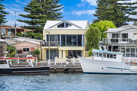 The Waterfront Apartment - Hotel NSW 3