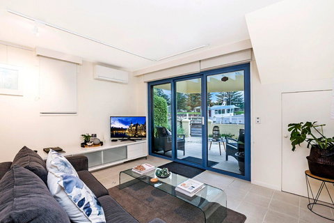 The Waterfront Apartment - Hotel NSW 9