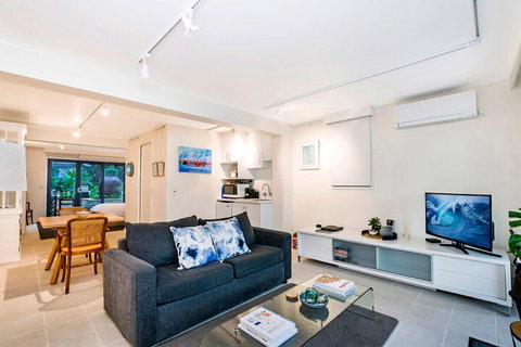 The Waterfront Apartment - Hotel NSW 7