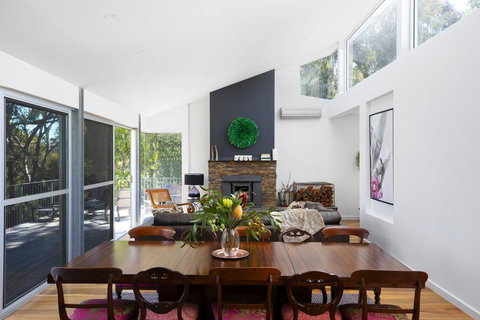 The Bird House - Hotel NSW 2