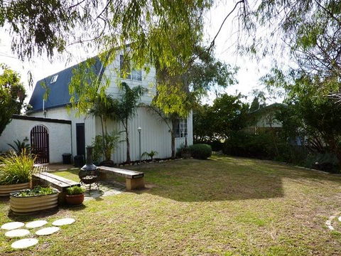 The Doo Drop Inn - Hotel NSW 3