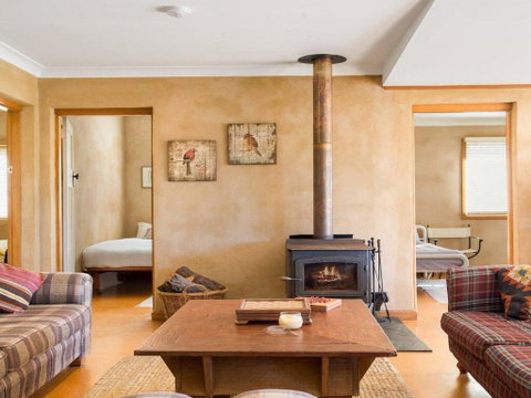 The Farmhouse - Grape Vines And Rolling Green Hills - Hotel NSW 2