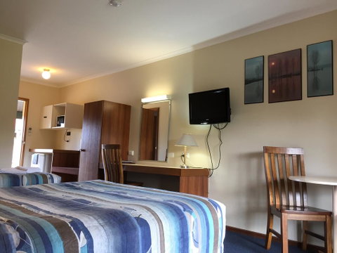 The Finley Palm Motor Inn - Hotel NSW 1