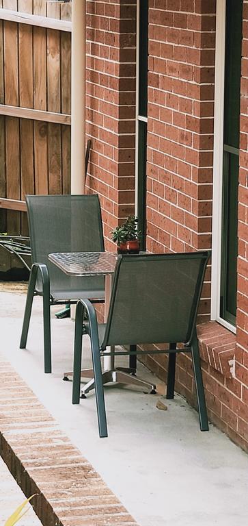The Flat At Elanora Heights - Hotel NSW 3