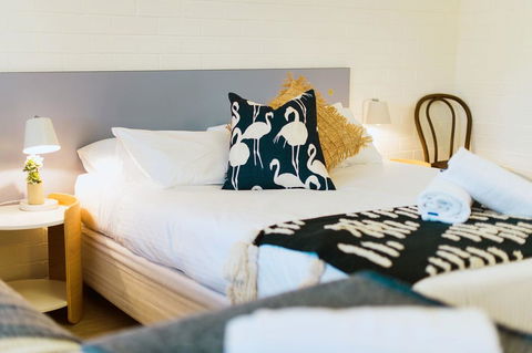 The Med Crescent Head - Hotel NSW 2