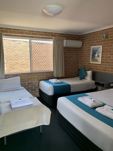 The Oaks Hotel Motel - Hotel NSW 3