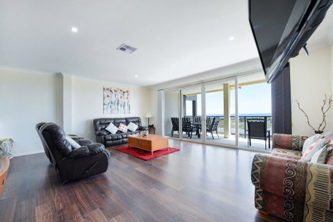 The Oasis - 6 Turnberry Drive, Links Lady Bay - Hotel NSW 1