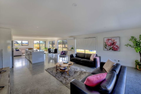 The Pines 2 - Hotel NSW 1