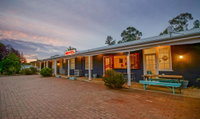 Book Cudal Accommodation Vacations Hotel NSW Hotel NSW