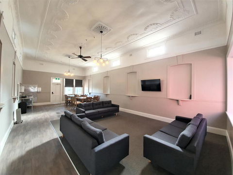 The Royal Hotel - Hotel NSW 2