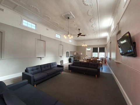 The Royal Hotel - Hotel NSW 3