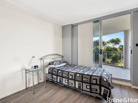 The Sanctuary #363 - 363/80 John Whiteway Drive - Hotel NSW 2