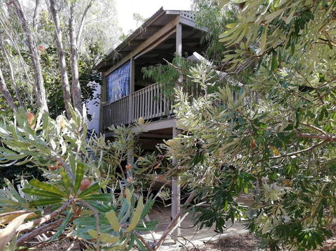 The Treehouse In Dawesville - Hotel NSW 2