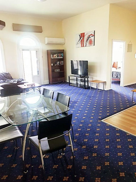 The Wharf Hotel - Hotel NSW 3