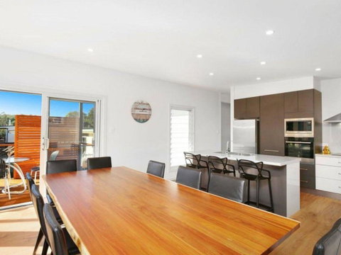 The Wharf House - Budgewoi - Hotel NSW 0