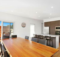 The Wharf House - Budgewoi - Hotel NSW