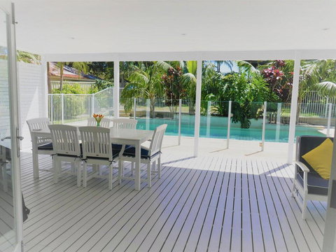 The White House', 25 Tomaree Road - Fantastic House With Pool, Linen FOXTEL & WII-U - Hotel NSW 1