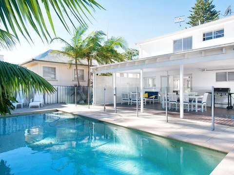 The White House', 25 Tomaree Road - Fantastic House With Pool, Linen FOXTEL & WII-U - Hotel NSW 0