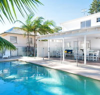 The White House', 25 Tomaree Road - fantastic house with pool, linen FOXTEL & WII-U - Hotel NSW