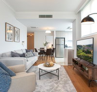 Tidy Apartment with Balcony and Parking Near Trains - Hotel NSW