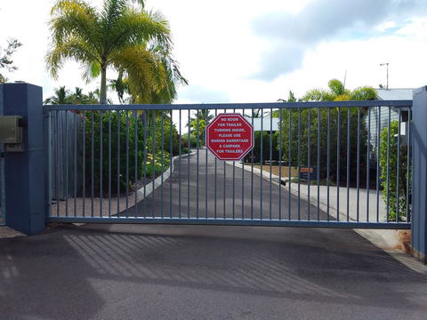 Tin Can Bay Marina Villas - Hotel NSW 3