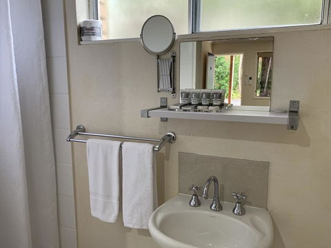 Tin Can Bay Motel - Hotel NSW 2