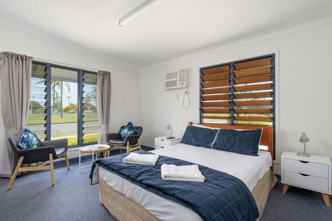 Tin Can Bay's Sleepy Lagoon Motel - Hotel NSW 1