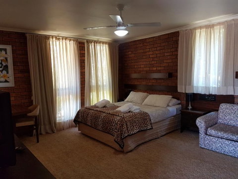 Toora Lodge Motel - Hotel NSW 2
