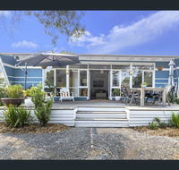 Toot Toot  50s Classic Beach House with Bungalow - Hotel NSW