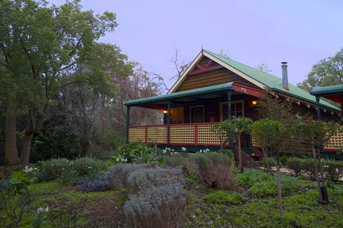 Trawool Cottages And Farmstay - Hotel NSW 2