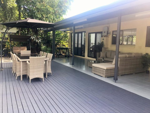 Tropical Private Open Space At Trinity - Hotel NSW 3