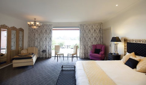 Tuileries Rutherglen - Hotel NSW 3
