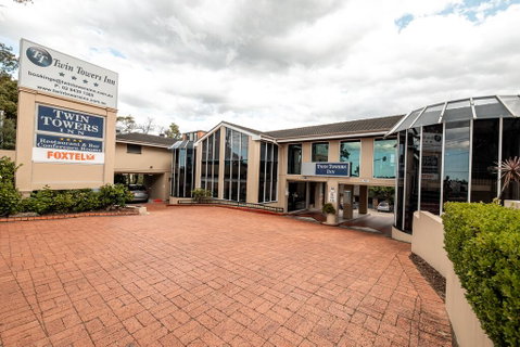 Twin Towers Inn - Hotel NSW 3