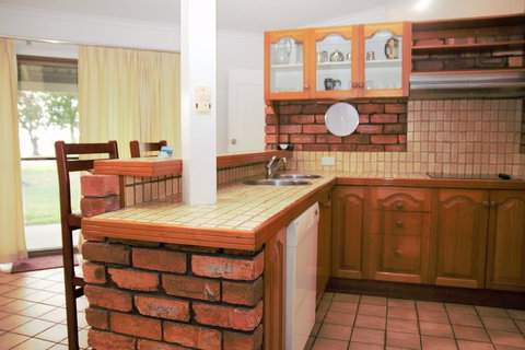 Two On Sunset - Hotel NSW 3