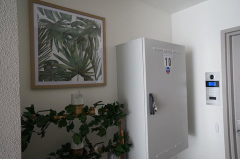 U201 Brunswick Living Brand New Deluxe Balcony Upper Floor Apartment Close To Airport And CBD - Hotel NSW 2