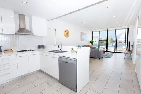 Urban Jungle! Executive Apartment In Heart Of CBD - Hotel NSW 3
