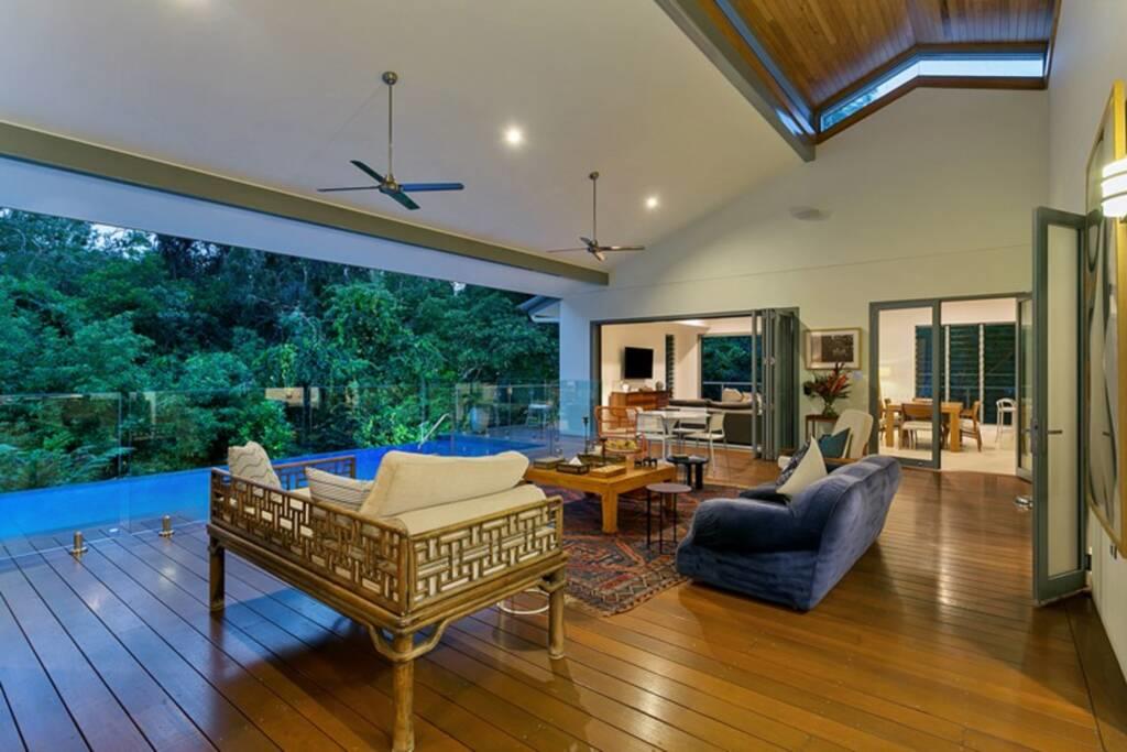 Ellis Beach QLD Hotel NSW