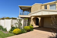 Book Inverloch Accommodation Vacations Hotel NSW Hotel NSW