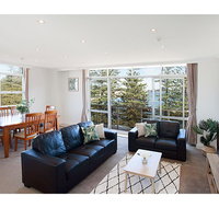 View Of Manly Pines And Waves From Large Apartment - Hotel NSW