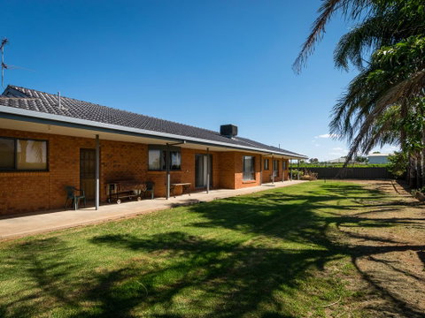 Vineyard Retreat Mildura - Hotel NSW 2