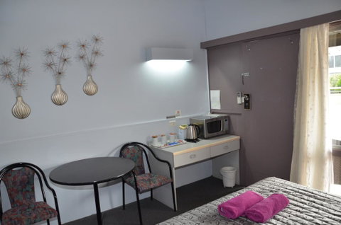 Warwick Motor Inn - Hotel NSW 3