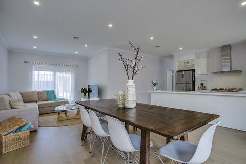 Water Edge Sensation - Hotel NSW 0