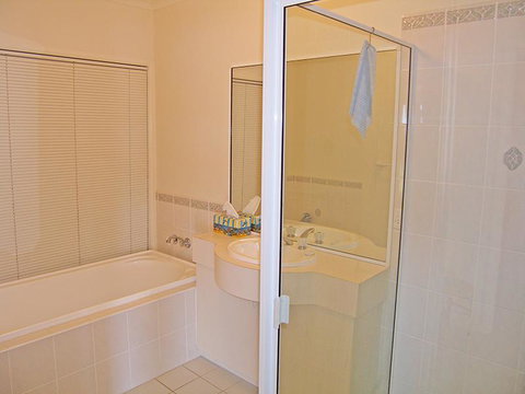 Water View House @ Orient Point - Hotel NSW 3
